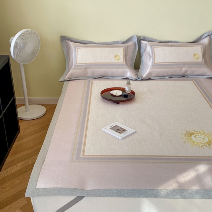 91家纺网 家纺一手货源 找家纺 时年家纺 2021新款水洗冰露丝养生凉席数码印花-轻奢 小幸运粉