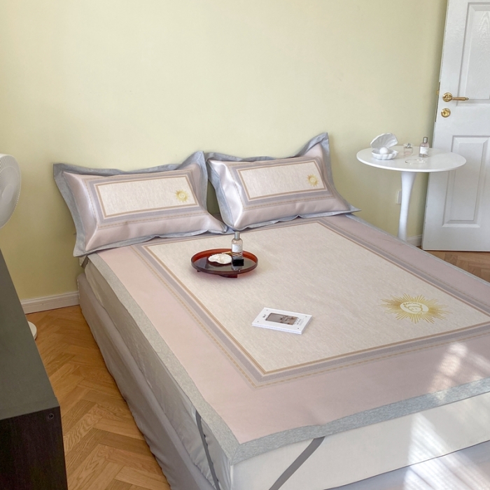 91家纺网 家纺一手货源 找家纺 时年家纺 2021新款水洗冰露丝养生凉席数码印花-轻奢 小幸运粉