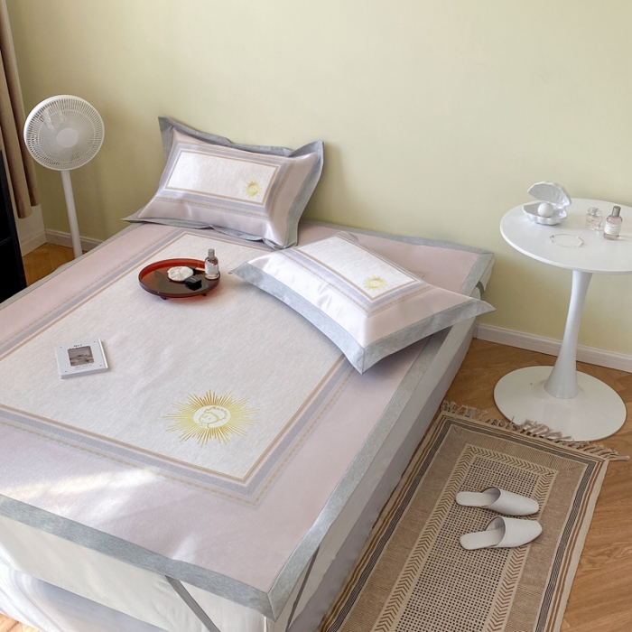 91家纺网 家纺一手货源 找家纺 时年家纺 2021新款水洗冰露丝养生凉席数码印花-轻奢 小幸运粉