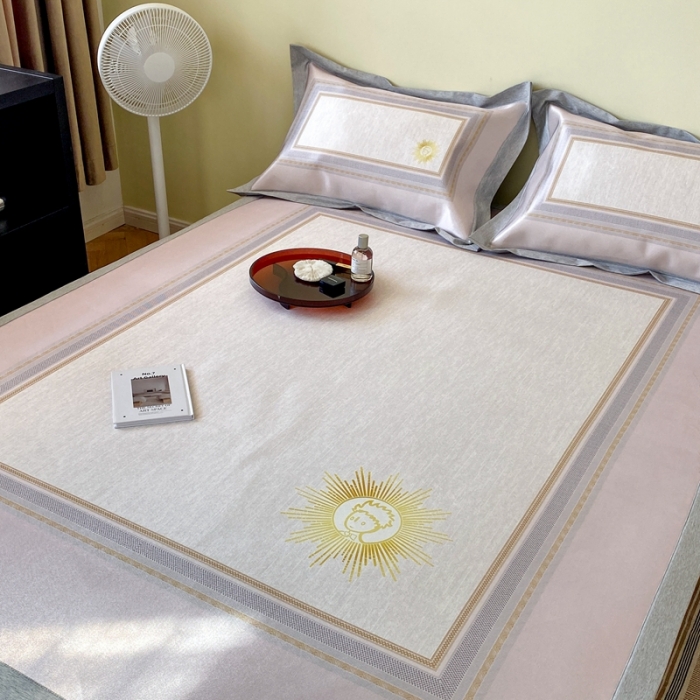 91家纺网 家纺一手货源 找家纺 时年家纺 2021新款水洗冰露丝养生凉席数码印花-轻奢 小幸运粉