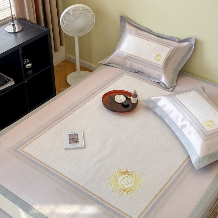 91家纺网 家纺一手货源 找家纺 时年家纺 2021新款水洗冰露丝养生凉席数码印花-轻奢 小幸运粉