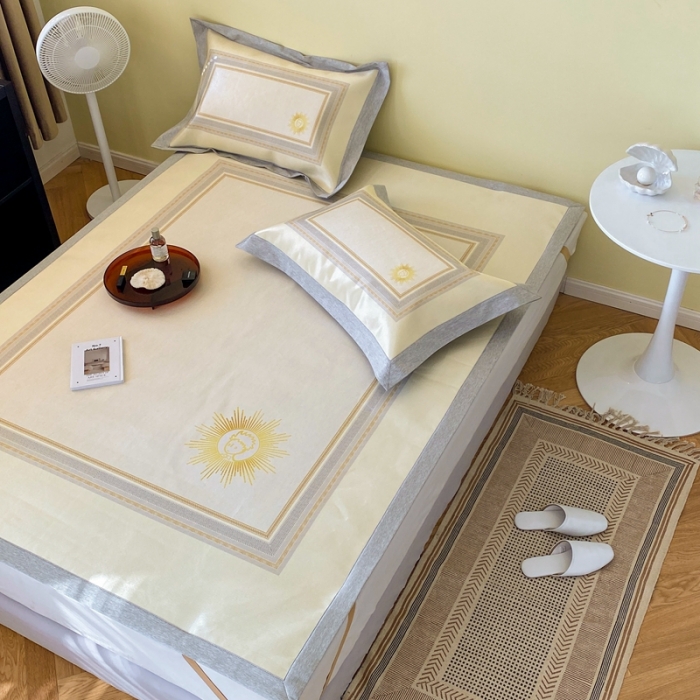 91家纺网 家纺一手货源 找家纺 时年家纺 2021新款水洗冰露丝养生凉席数码印花-轻奢 小幸运黄