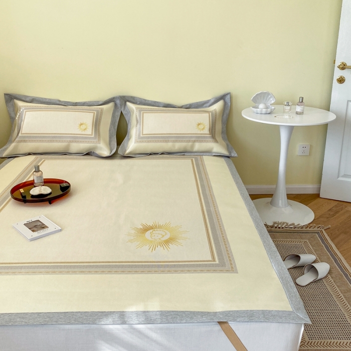 91家纺网 家纺一手货源 找家纺 时年家纺 2021新款水洗冰露丝养生凉席数码印花-轻奢 小幸运黄