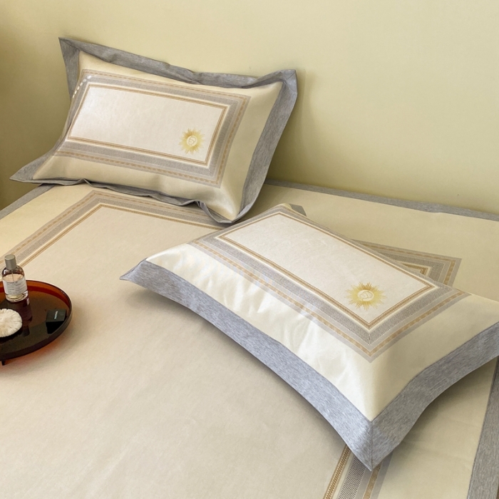 91家纺网 家纺一手货源 找家纺 时年家纺 2021新款水洗冰露丝养生凉席数码印花-轻奢 小幸运黄