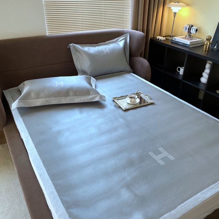 91家纺网 家纺一手货源 找家纺 时年2021新款水洗冰露丝养生凉席数码印花-轻奢风格二H浅灰2