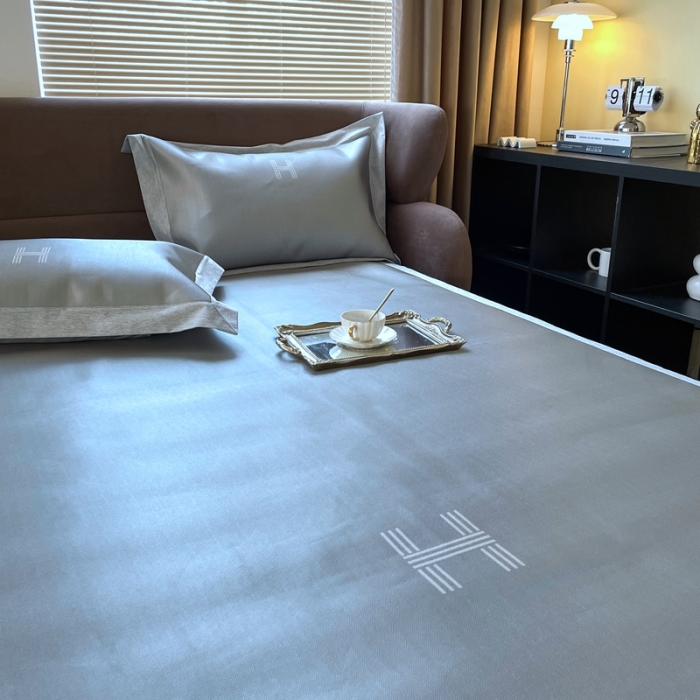 91家纺网 家纺一手货源 找家纺 时年2021新款水洗冰露丝养生凉席数码印花-轻奢风格二H浅灰2