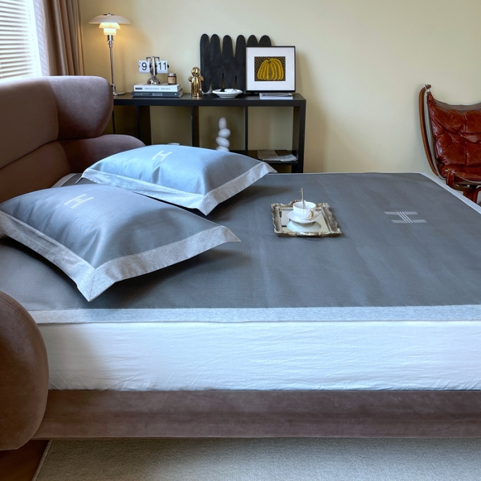 91家纺网 家纺一手货源 找家纺 时年2021新款水洗冰露丝养生凉席数码印花-轻奢风格二H深灰2