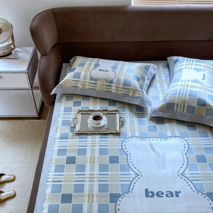 91家纺网 家纺一手货源 找家纺 时年 2021新款水洗冰露丝养生凉席数码印花轻奢风格二格子熊2