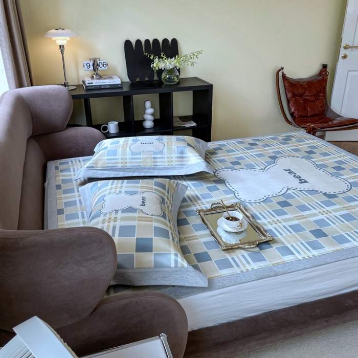 91家纺网 家纺一手货源 找家纺 时年 2021新款水洗冰露丝养生凉席数码印花轻奢风格二格子熊2