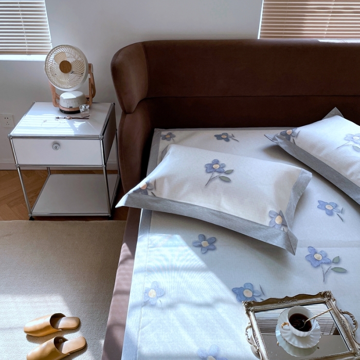 91家纺网 家纺一手货源 找家纺 时年 2021新款水洗冰露丝养生凉席数码印花轻奢风格二蓝风铃2