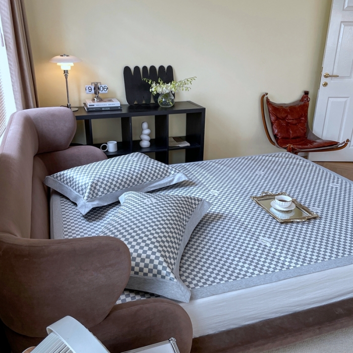 91家纺网 家纺一手货源 找家纺 时年 2021新款水洗冰露丝养生凉席数码印花轻奢风格二棋盘格2