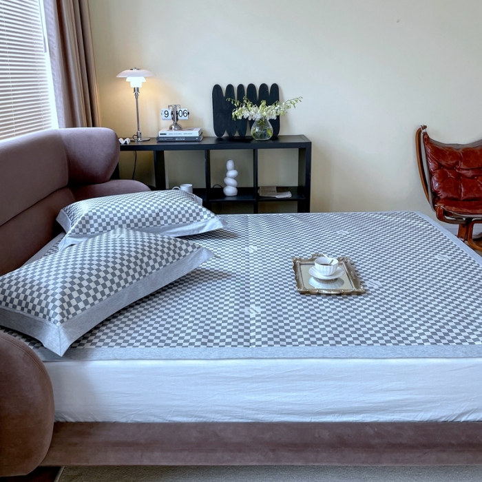 91家纺网 家纺一手货源 找家纺 时年 2021新款水洗冰露丝养生凉席数码印花轻奢风格二棋盘格2