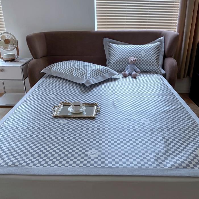 91家纺网 家纺一手货源 找家纺 时年 2021新款水洗冰露丝养生凉席数码印花轻奢风格二棋盘格2