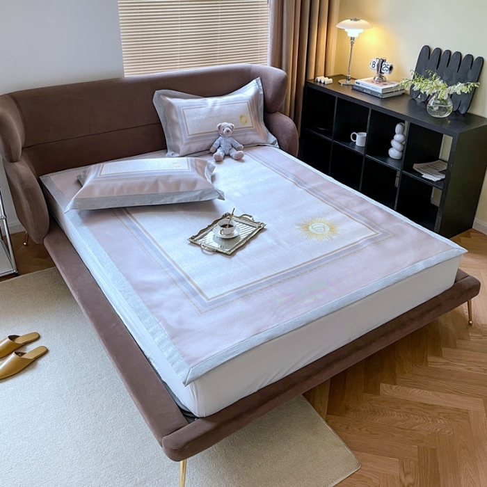 91家纺网 家纺一手货源 找家纺 时年2021新款水洗冰露丝养生凉席数码印花轻奢风格二小幸运粉2