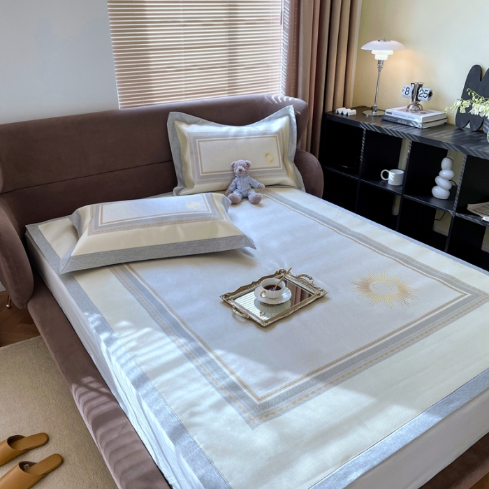 91家纺网 家纺一手货源 找家纺 时年2021新款水洗冰露丝养生凉席数码印花轻奢风格二小幸运黄2