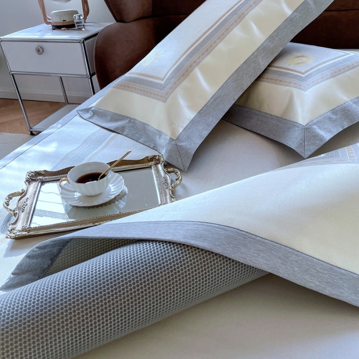 91家纺网 家纺一手货源 找家纺 时年2021新款水洗冰露丝养生凉席数码印花轻奢风格二小幸运黄2