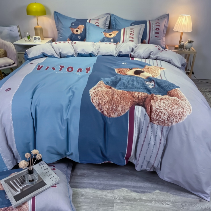 91家纺网 家纺一手货源 找家纺 金爱家 2021新款13372大版全棉卡通四件套 公仔熊