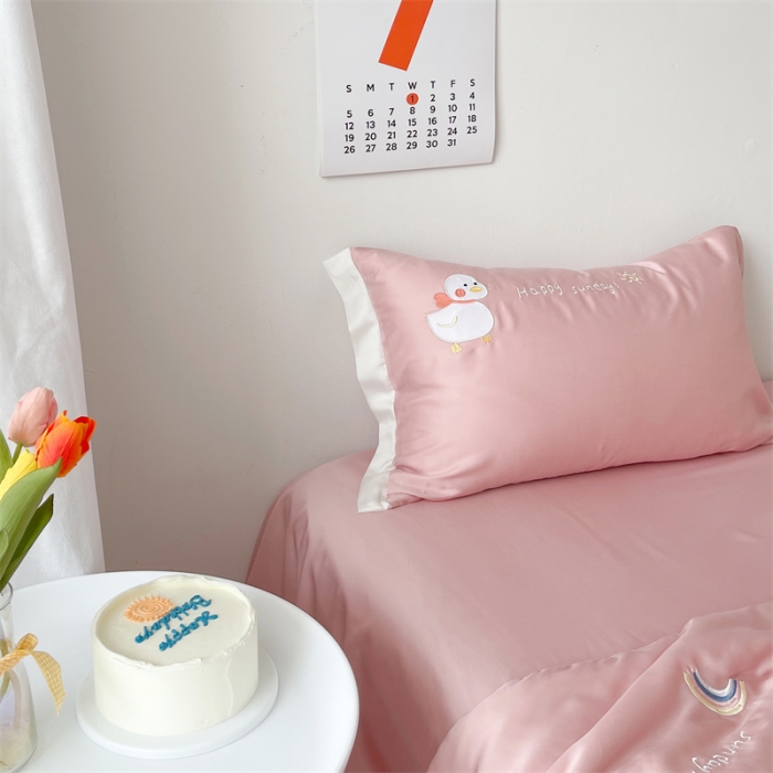 91家纺网 家纺一手货源 找家纺 星野家居 2021新款80s天丝夏被系列 加油鸭粉