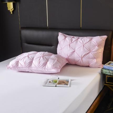 91家纺网 家纺一手货源 找家纺 缔莱 2022新款扭花羽绒枕48*74cm/一只  粉红色