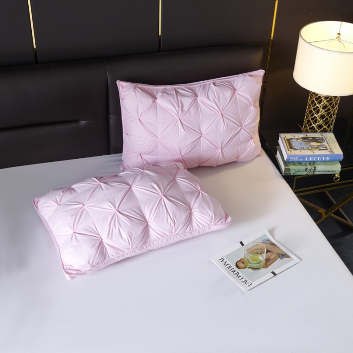91家纺网 家纺一手货源 找家纺 缔莱 2022新款扭花羽绒枕48*74cm/一只  粉红色