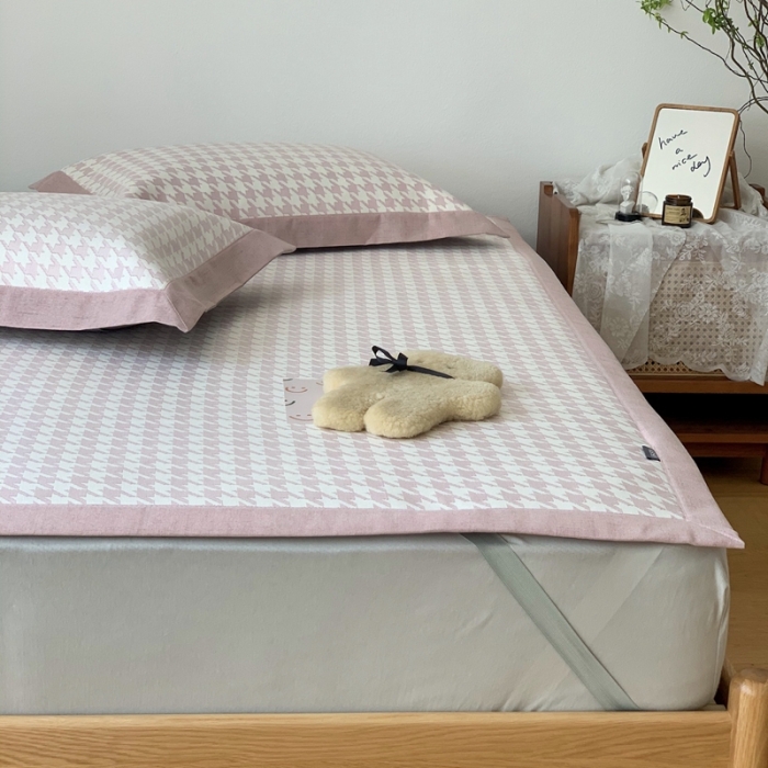 91家纺网 家纺一手货源 找家纺 时年 2021新款水洗提花冰丝凉席养生席 千鸟格-蜜粉