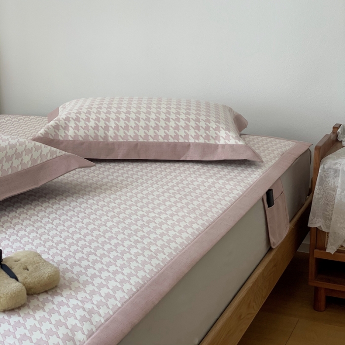 91家纺网 家纺一手货源 找家纺 时年 2021新款水洗提花冰丝凉席养生席 千鸟格-蜜粉