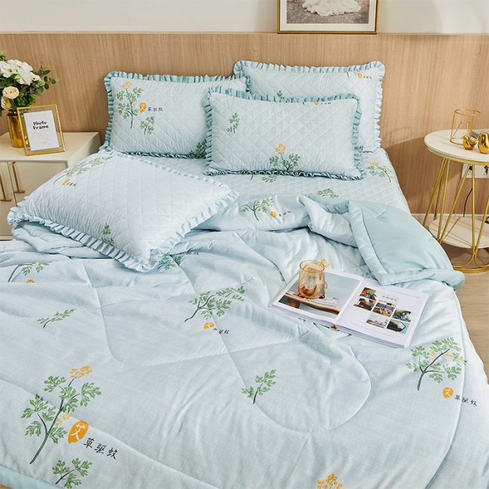 91家纺网 家纺一手货源 找家纺 情恒家纺  2025新款艾草驱蚊抗菌床裙夏被四件套 清新蓝