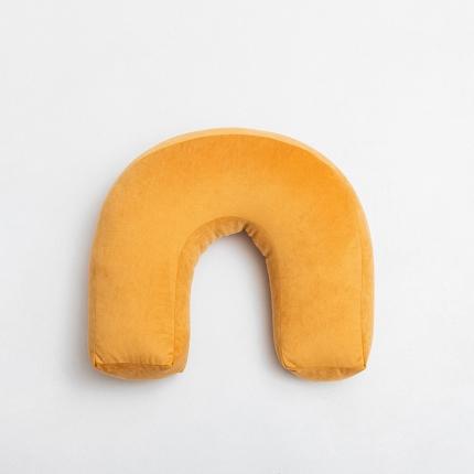 91家纺网 家纺一手货源 找家纺 （总）美茉家居丝绒拼接异形抱枕样板房儿童房可爱造型含芯腰靠