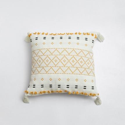 91家纺网 家纺一手货源 找家纺 （总）美茉家居色织提花流苏抱枕波西米亚风格剪花靠垫
