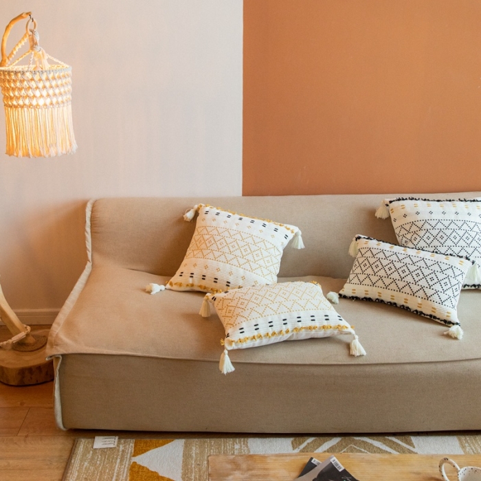 91家纺网 家纺一手货源 找家纺 （总）美茉家居色织提花流苏抱枕波西米亚风格剪花靠垫