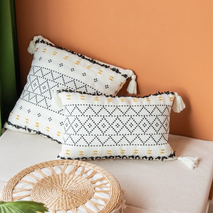91家纺网 家纺一手货源 找家纺 （总）美茉家居色织提花流苏抱枕波西米亚风格剪花靠垫
