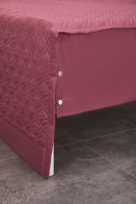 91家纺网 家纺一手货源 找家纺 榻尚家居 2021新款非凡澳棉长绒棉贡缎刺绣床盖款四件套 卡梅尔珊瑚红