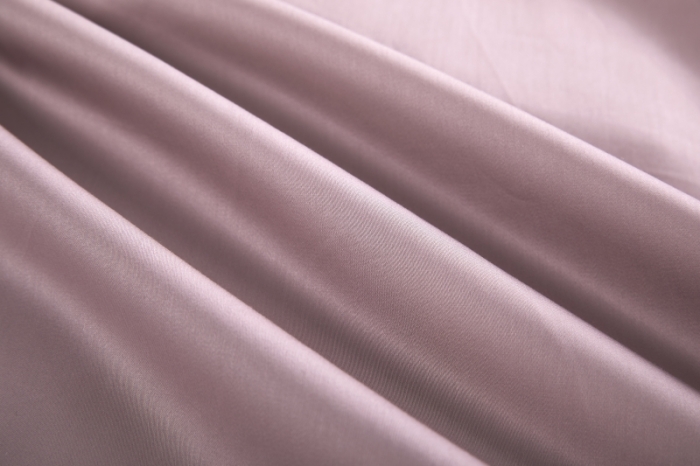 91家纺网 家纺一手货源 找家纺 榻尚家居 2021新款非凡澳棉长绒棉贡缎刺绣床盖款四件套 卡梅尔珊瑚红