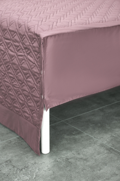 91家纺网 家纺一手货源 找家纺 榻尚家居 2021新款非凡澳棉长绒棉贡缎刺绣床盖款四件套 卡梅尔珊瑚红