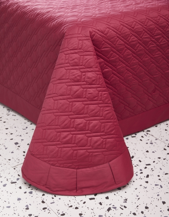 91家纺网 家纺一手货源 找家纺 榻尚家居 2021新款非凡澳棉长绒棉贡缎刺绣床盖款四件套 卡梅尔深红