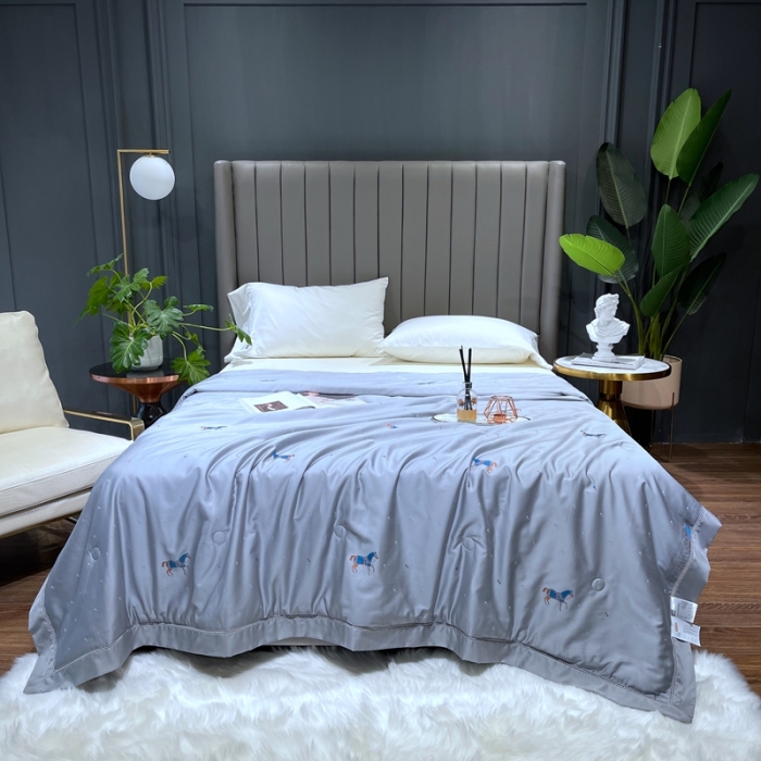 91家纺网 家纺一手货源 找家纺 榻尚家居 2021新款天丝提花蚕丝夏凉被 灰色