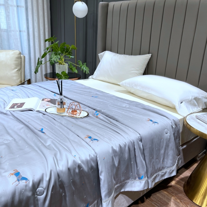 91家纺网 家纺一手货源 找家纺 榻尚家居 2021新款天丝提花蚕丝夏凉被 灰色