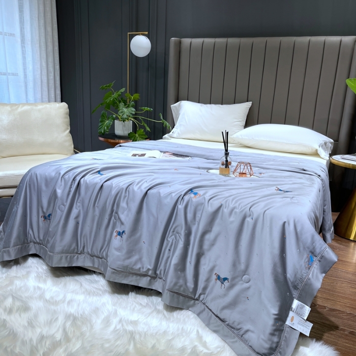 91家纺网 家纺一手货源 找家纺 榻尚家居 2021新款天丝提花蚕丝夏凉被 灰色