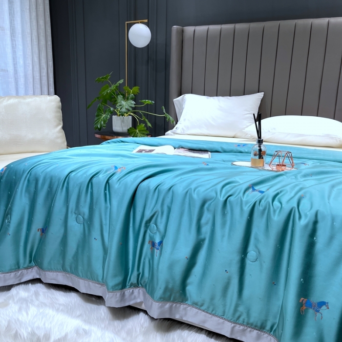 91家纺网 家纺一手货源 找家纺 榻尚家居 2021新款天丝提花蚕丝夏凉被 蓝色