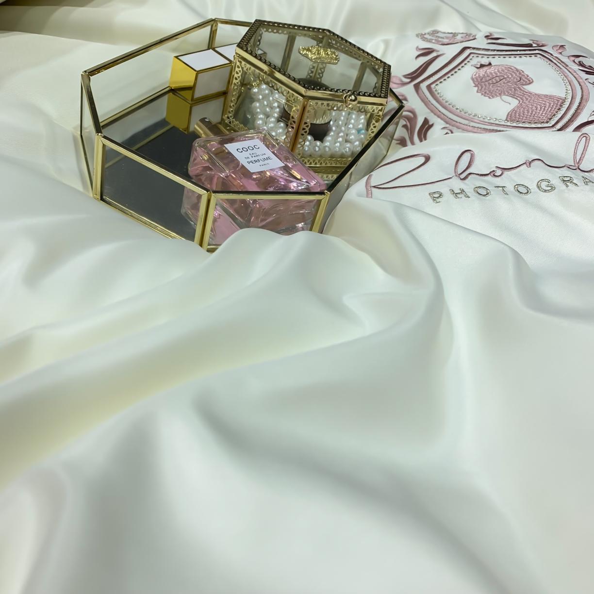 91家纺网 家纺一手货源 找家纺 安妮家居 2021新款水洗真丝刺绣四件套-奈雪系列 微微白