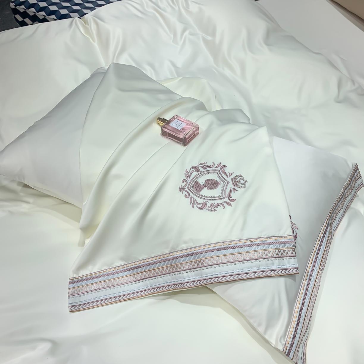 91家纺网 家纺一手货源 找家纺 安妮家居 2021新款水洗真丝刺绣四件套-奈雪系列 微微白