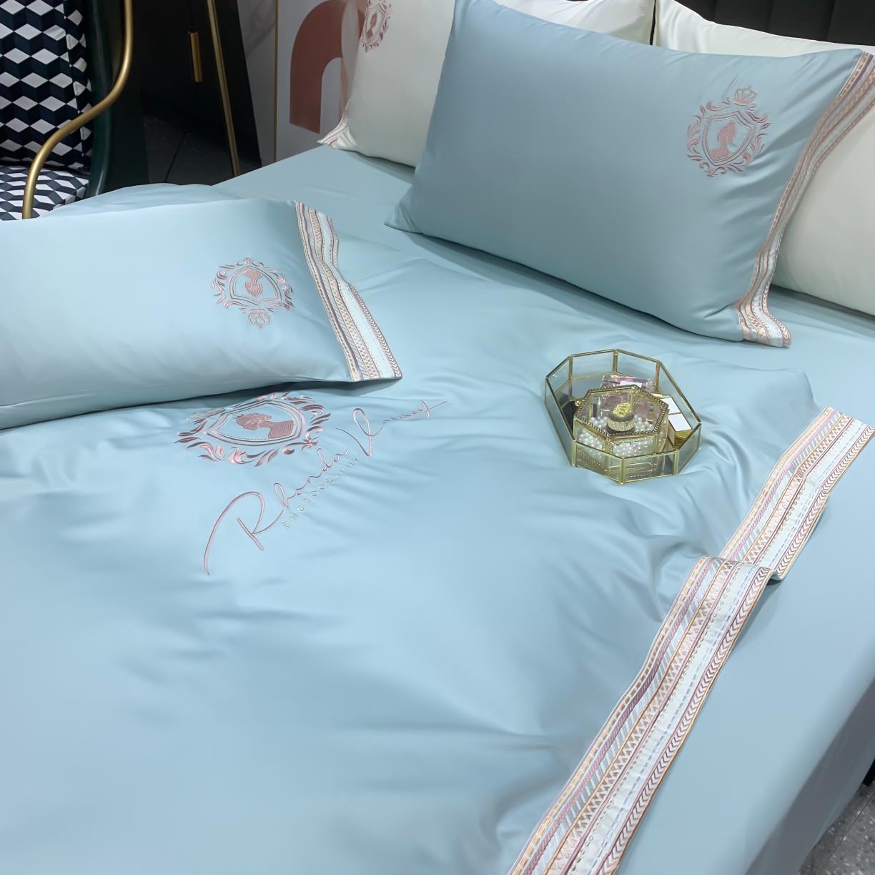 91家纺网 家纺一手货源 找家纺 安妮家居 2021新款水洗真丝刺绣四件套-奈雪系列 浅浅蓝