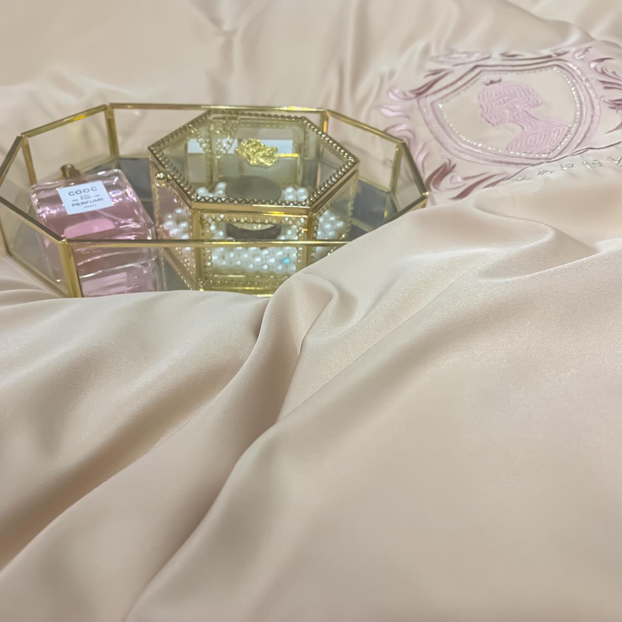 91家纺网 家纺一手货源 找家纺 安妮家居 2021新款水洗真丝刺绣四件套-奈雪系列 可可糖