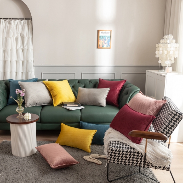 91家纺网 家纺一手货源 找家纺 （总）918拾朵家居新款荷兰绒压花抱枕瑞比娅