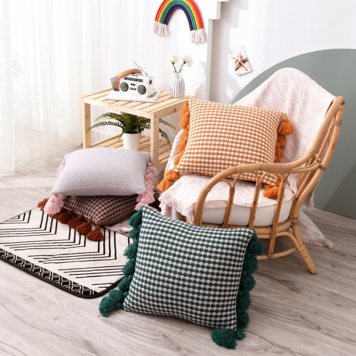 91家纺网 家纺一手货源 找家纺 （总）918拾朵家居 2021新款针织色织纹流苏抱枕