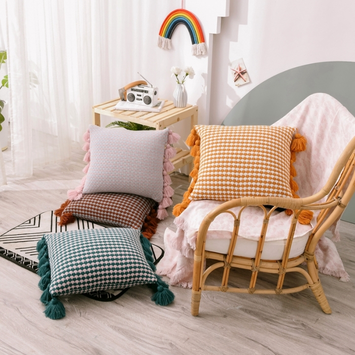 91家纺网 家纺一手货源 找家纺 （总）918拾朵家居 2021新款针织色织纹流苏抱枕