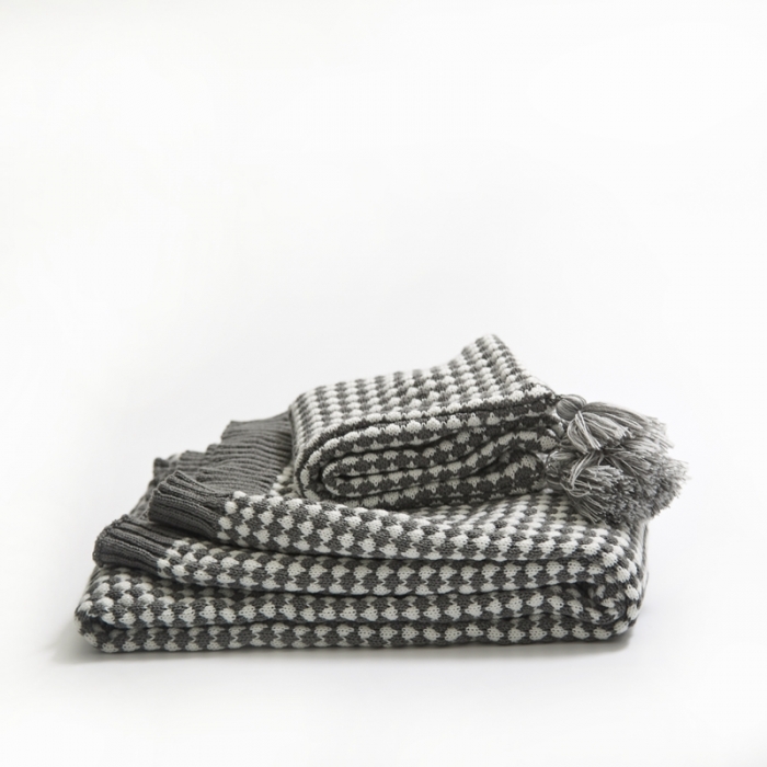91家纺网 家纺一手货源 找家纺 918拾朵家居2021新款色织纹盖毯 灰白