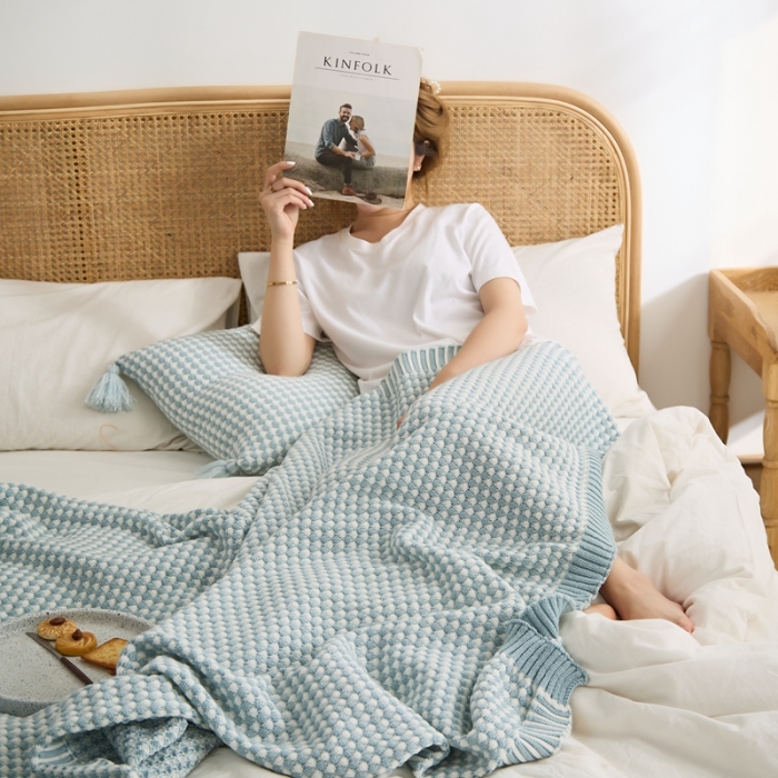 91家纺网 家纺一手货源 找家纺 918拾朵家居2021新款色织纹盖毯 松石绿