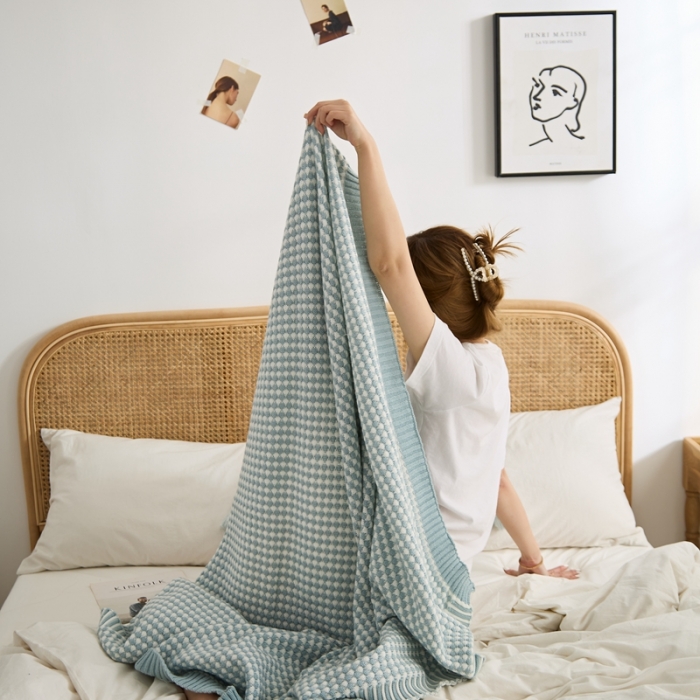 91家纺网 家纺一手货源 找家纺 918拾朵家居2021新款色织纹盖毯 松石绿