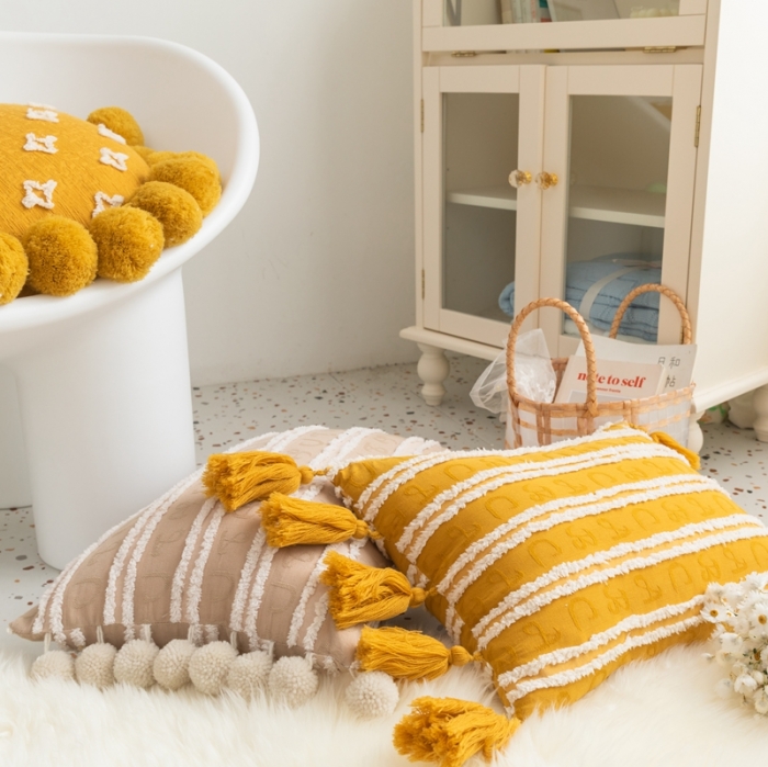 91家纺网 家纺一手货源 找家纺 （总）918拾朵家居新款流苏款索菲亚剪花抱枕